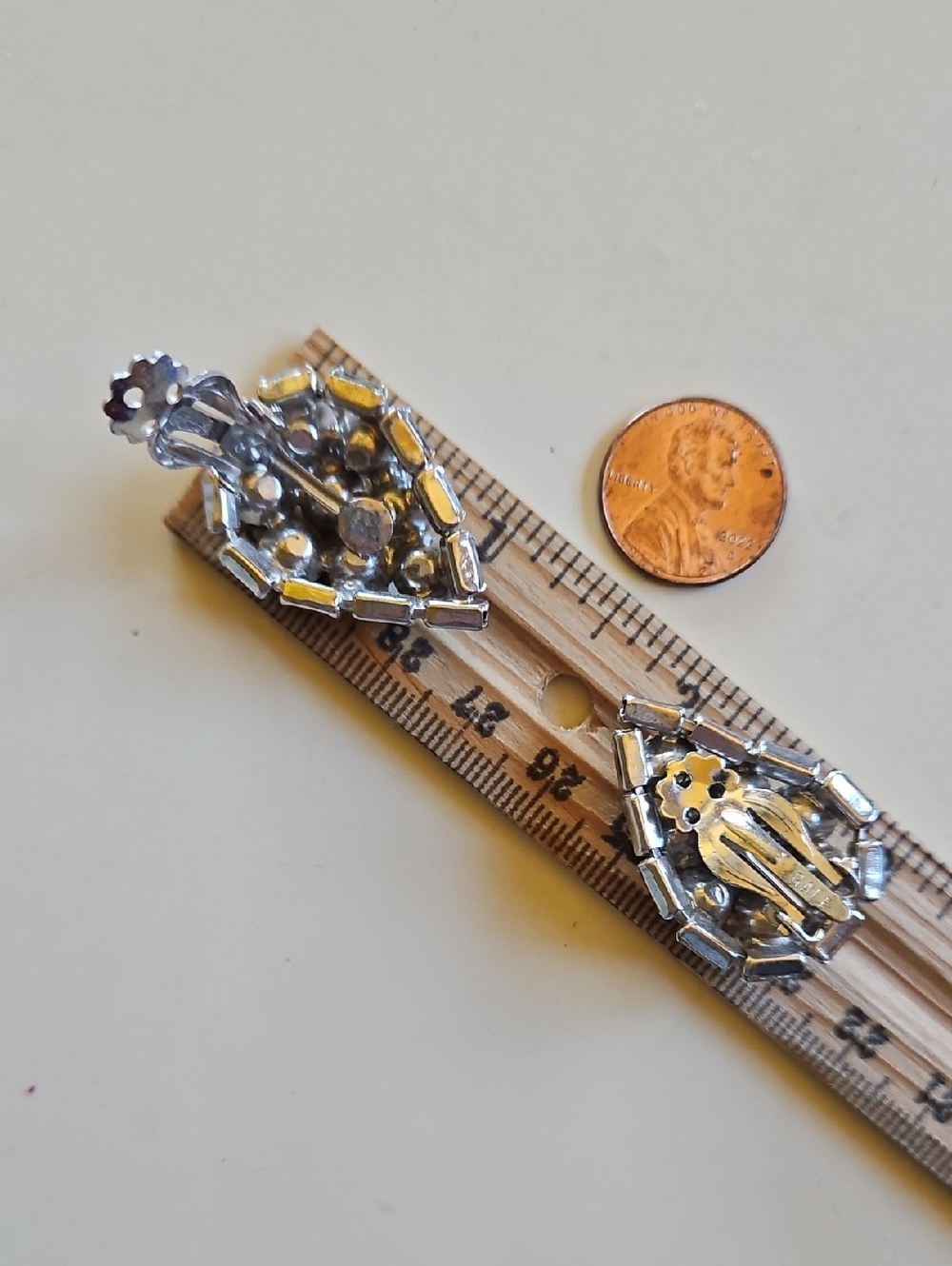 GALE clear rhinestones tear drop clip on earrings Vintage Siver-Tone Prong Set - Picture 2 of 6
